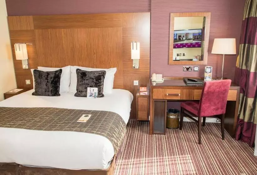 身障者適用スタンダードルーム, Crowne Plaza London   Gatwick Airport, An Ihg