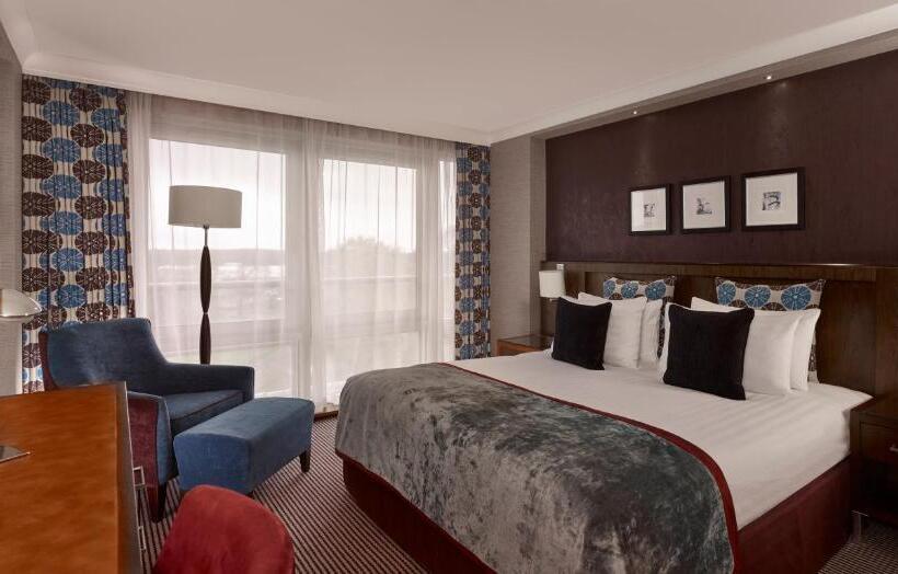 Номер Клуб, Crowne Plaza London Gatwick Airport, An Ihg