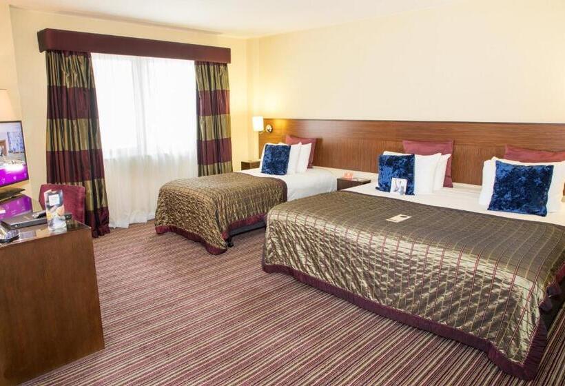 Номер Премиум, Crowne Plaza London Gatwick Airport, An Ihg