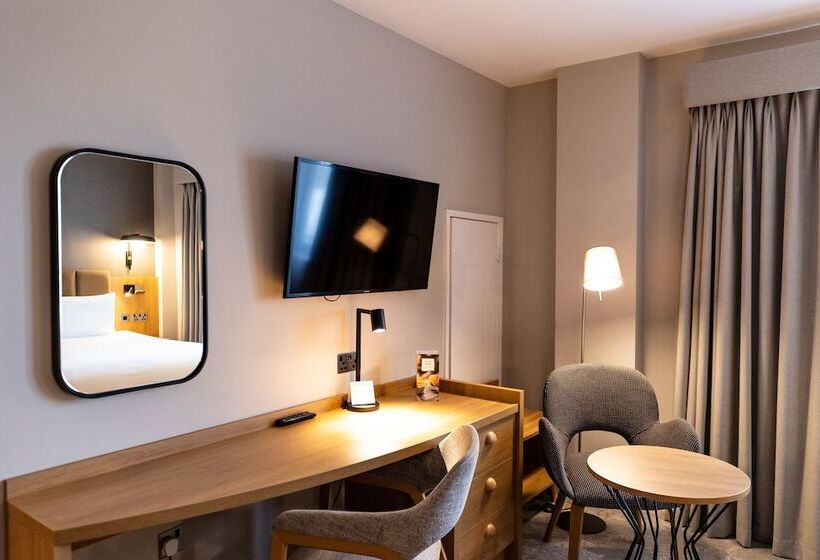 Номер Премиум, Crowne Plaza London Gatwick Airport, An Ihg