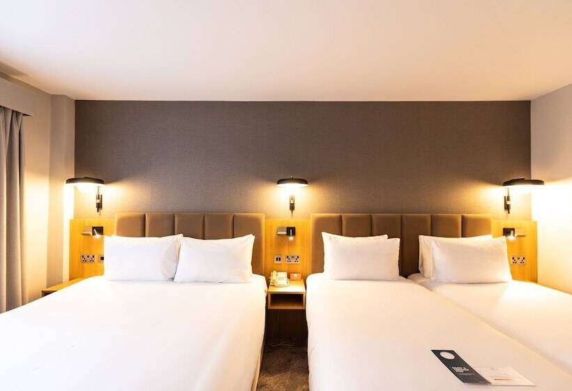 Номер Премиум, Crowne Plaza London Gatwick Airport, An Ihg