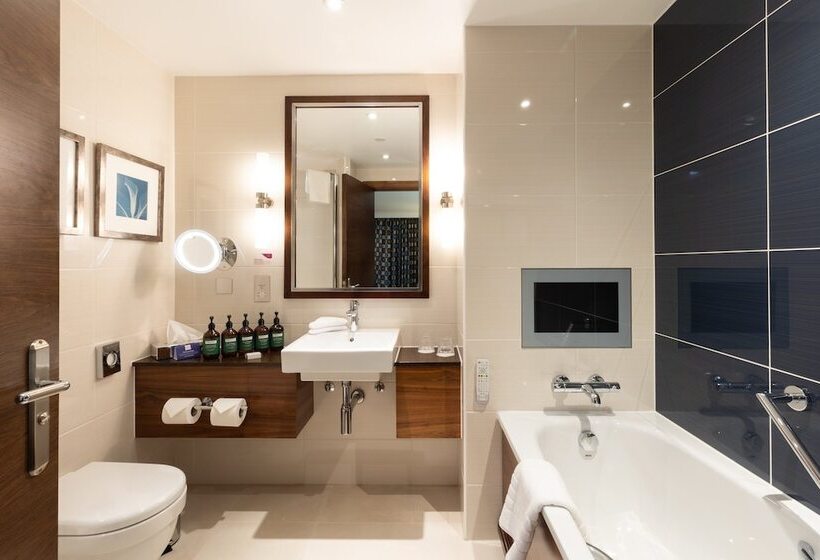 Номер Премиум, Crowne Plaza London   Gatwick Airport, An Ihg