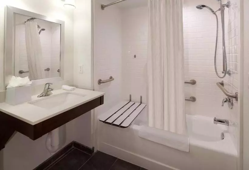 キングサイズベッドのスタンダードルーム, Four Points By Sheraton Cocoa Beach
