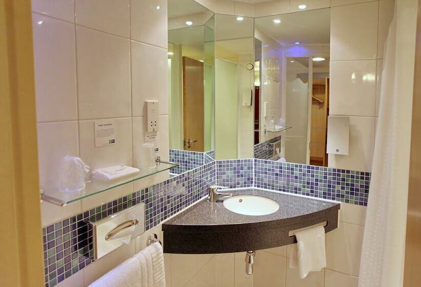 장애인을 위한 스탠다드 룸, Holiday Inn Express Birmingham Redditch, An Ihg