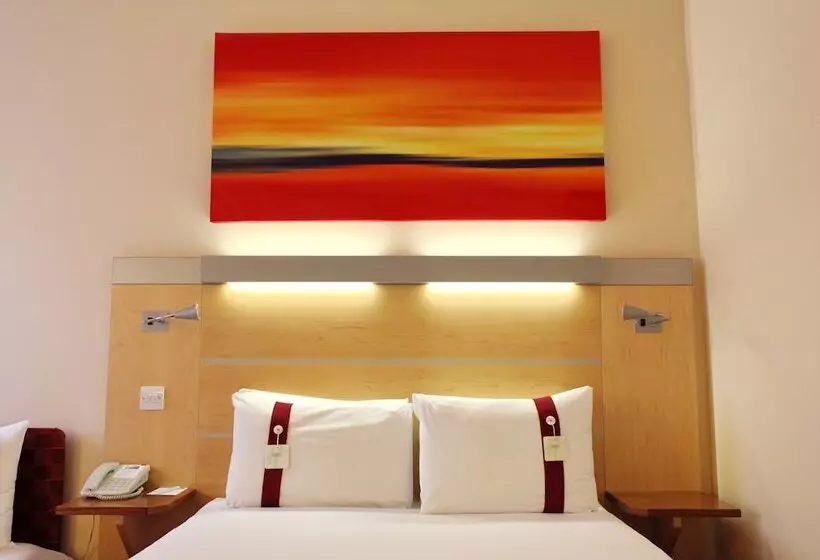 Standard-invahuone, Holiday Inn Express Birmingham Redditch, An Ihg