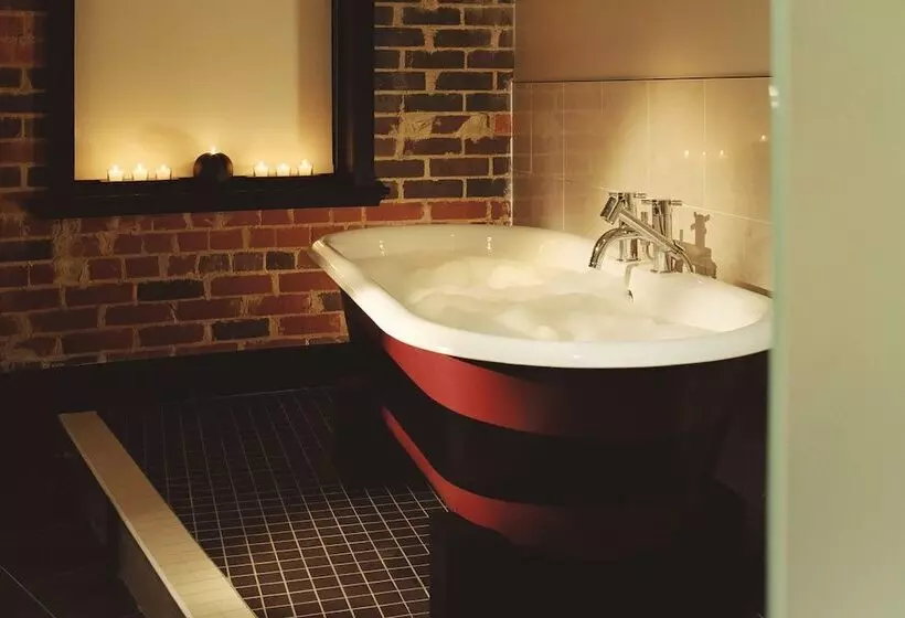 سوییت جونیور, Malmaison Oxford