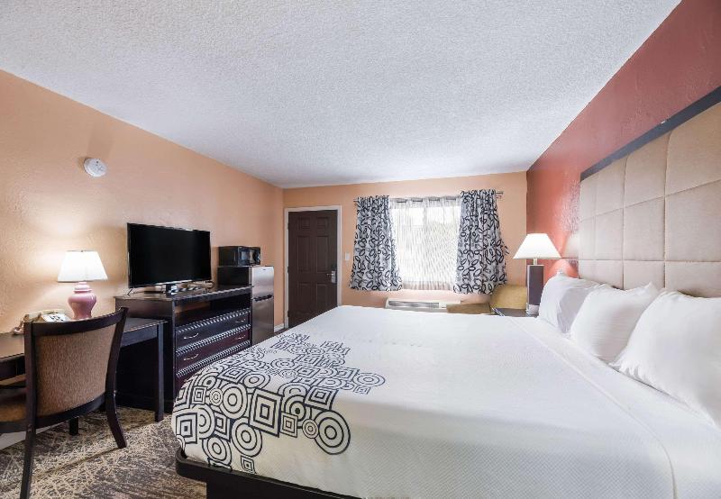 스탠다드 룸 킹사이즈 침대, Tiki Lodge Mchenry   Downtown Modesto