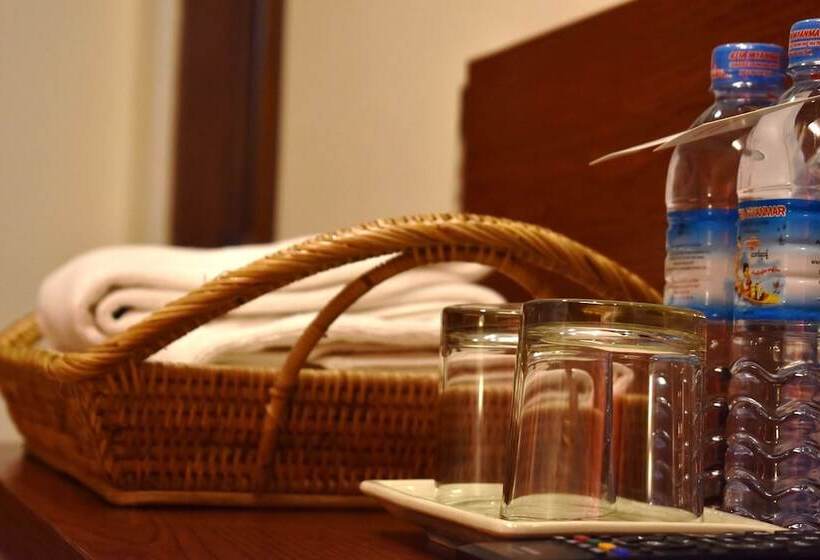 بانگلوی لوکس, Paradise Hotel Nyaung Shwe