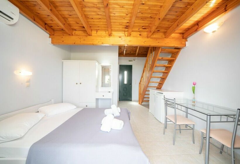 复式房间, Xi Village