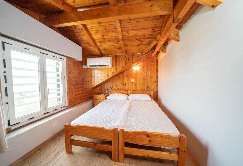 复式房间, Xi Village