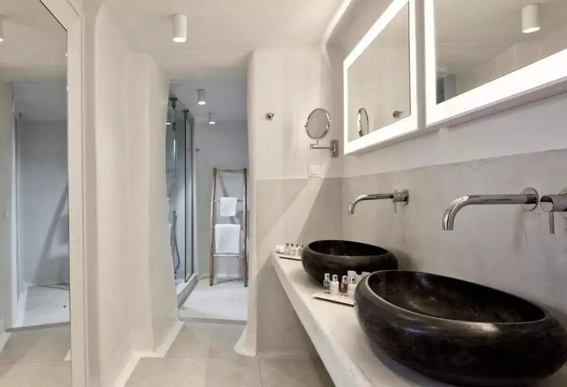 سوئیت با چشمانداز, Cosmopolitan Suites - Small Luxury Hotels Of The World