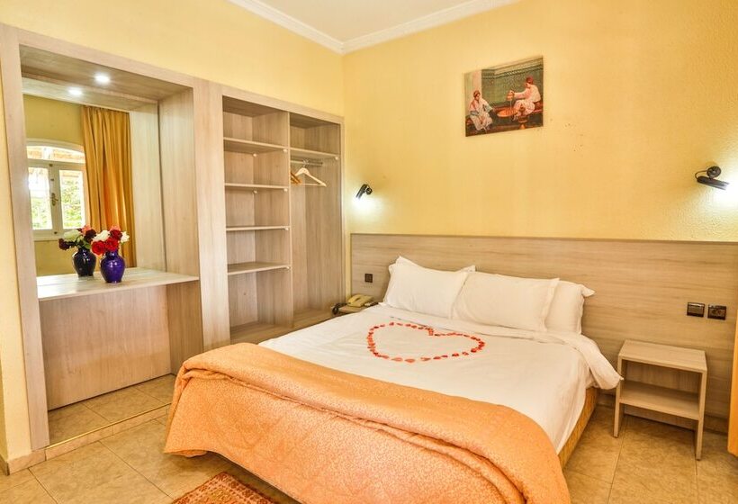 标准单人间, Al Bassatine