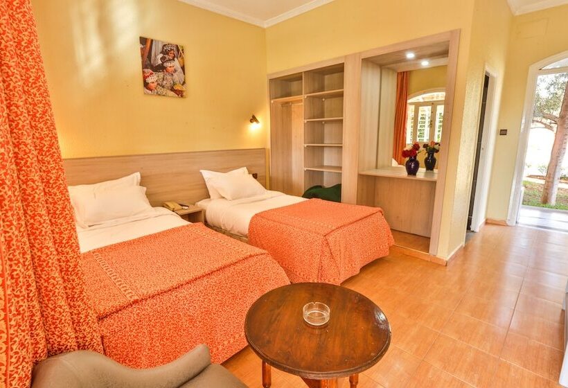 标准单人间, Al Bassatine