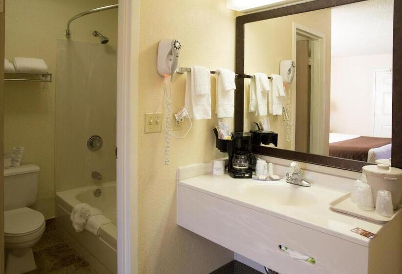 اتاق استاندارد با تخت بزرگ, Baymont By Wyndham Louisville East