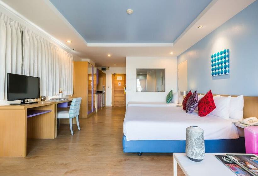 اتاق لوکس با چشم‌انداز استخر, Best Bella Pattaya