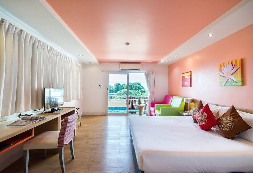 Трехместный Номер Deluxe, Best Bella Pattaya