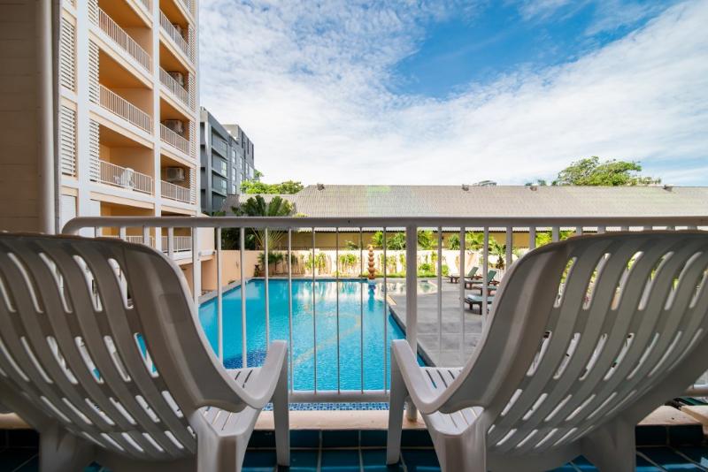 اتاق لوکس با چشم‌انداز استخر, Best Bella Pattaya