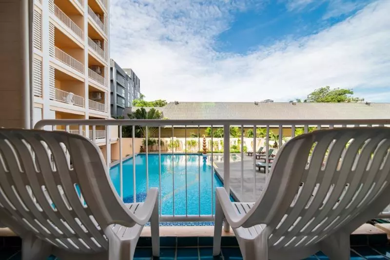اتاق لوکس با چشمانداز استخر, Best Bella Pattaya