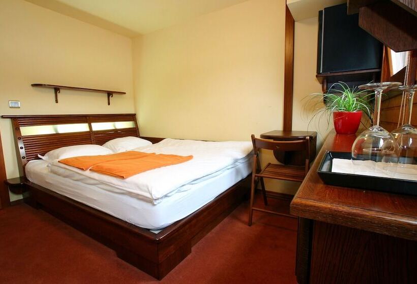 Standard Room, Boat Hotel Matylda