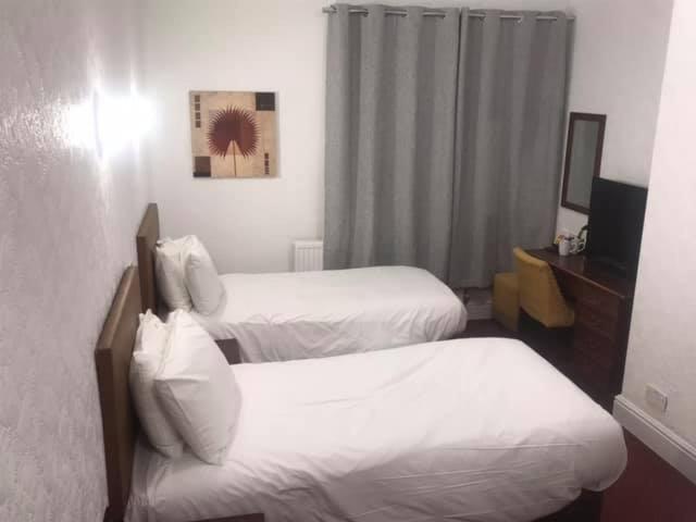 غرفة قياسية, George & Dragon