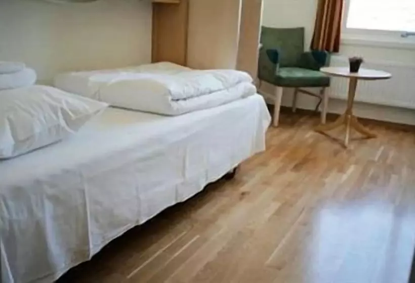 Standard Kolmen Hengen Huone, Gjøvik Hovdetun Hostel