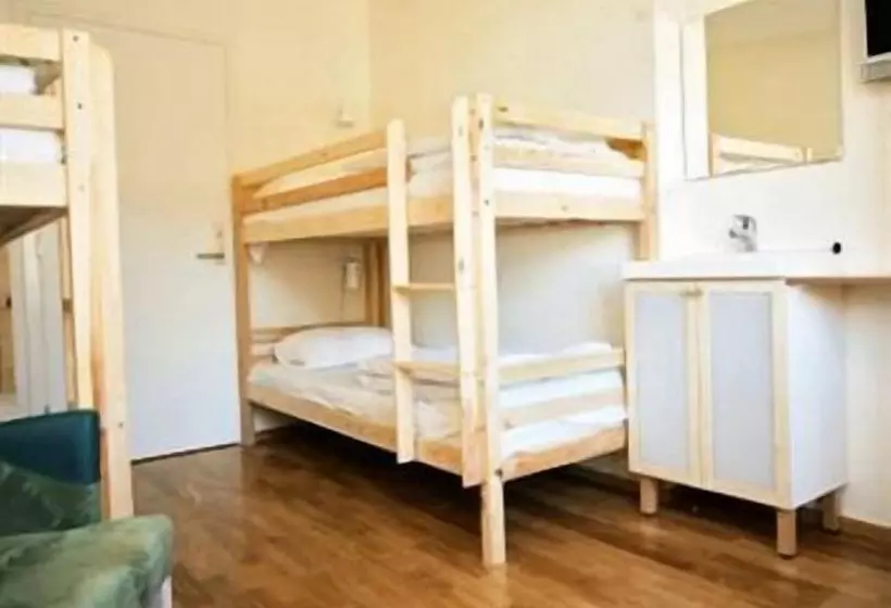 Standard Neljän Hengen Huone, Gjøvik Hovdetun Hostel