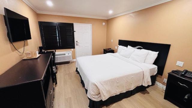 غرفة قياسية سرير كينج, H Wood