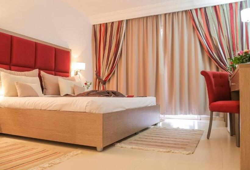 اتاق استاندارد یک نفره, Marabout Families And Couples Only