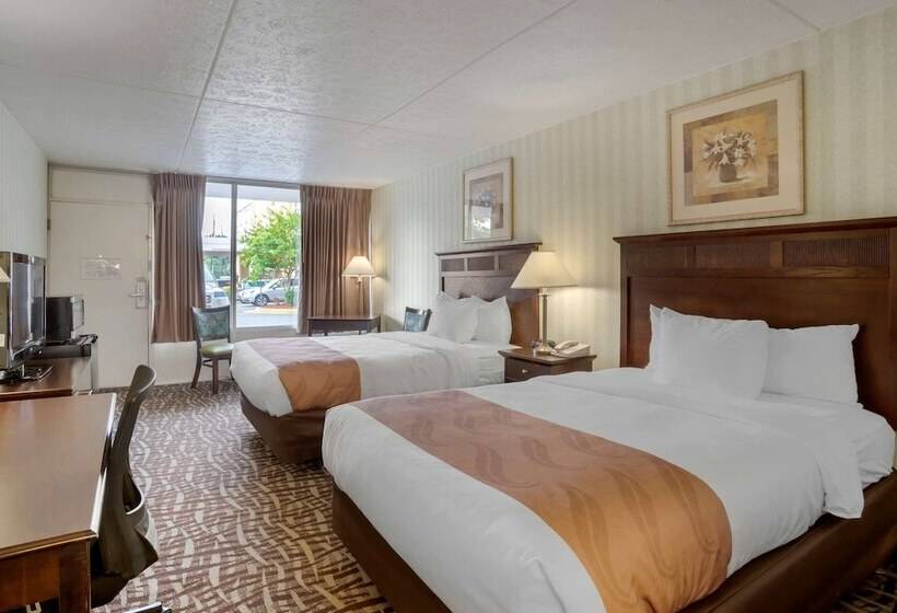 带2个双人床的标准工作室, Quality Inn Fredericksburg Near Historic Downtown