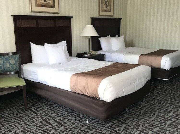 스탠다드 룸 더블 침대 2개, Quality Inn Fredericksburg Near Historic Downtown