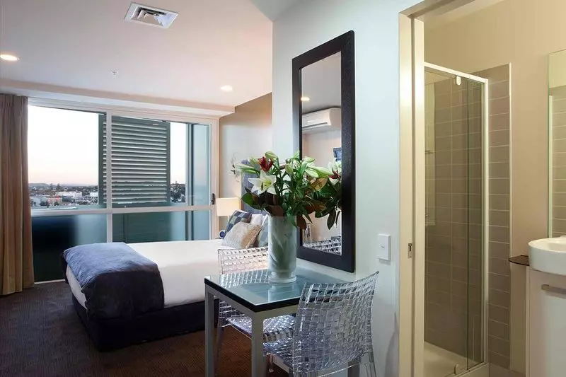 デラックススタジオ, The Quadrant Hotel & Suites