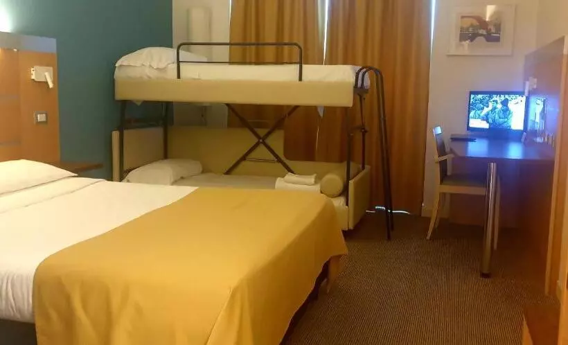 スタンダード４人部屋, Meditur Udine Nord