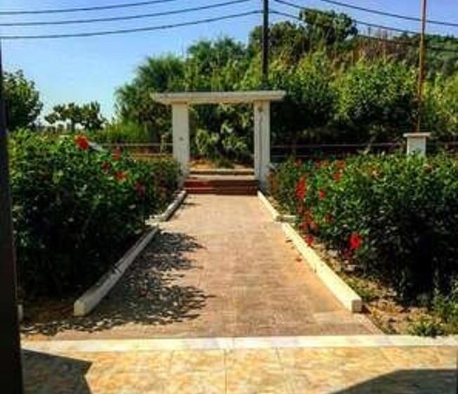 スタンダードスタジオ, Paradise Studios