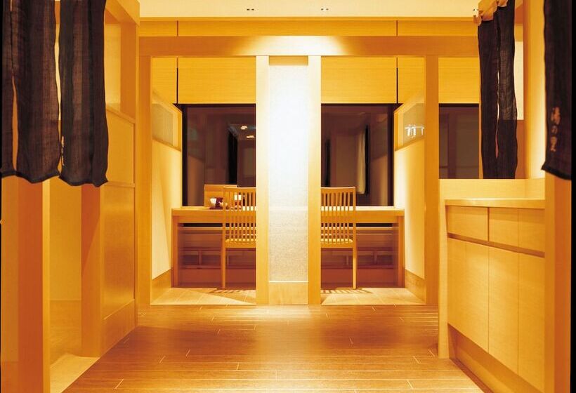 חדר סופריור לשלושה, Dai Ichi Takimotokan