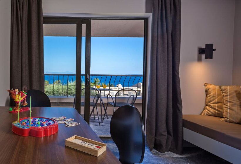 Семейное Бунгало, Aeolos Beach Resort