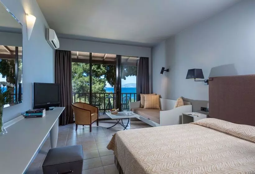 بانگلوی استاندارد با چشم‌انداز دریا, Aeolos Beach Resort