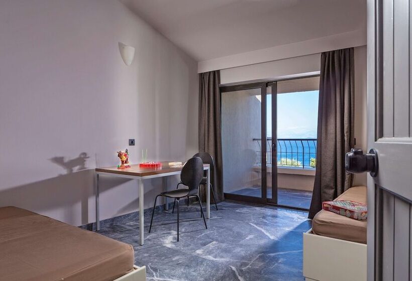 Люкс Семейный 2 Спальни, Aeolos Beach Resort