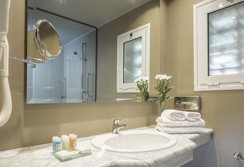 Семейное Бунгало, Aeolos Beach Resort