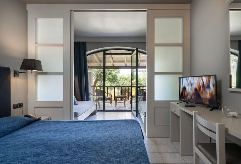 Семейное Бунгало, Aeolos Beach Resort