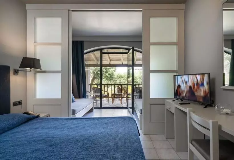بنگله خانوادگی, Aeolos Beach Resort