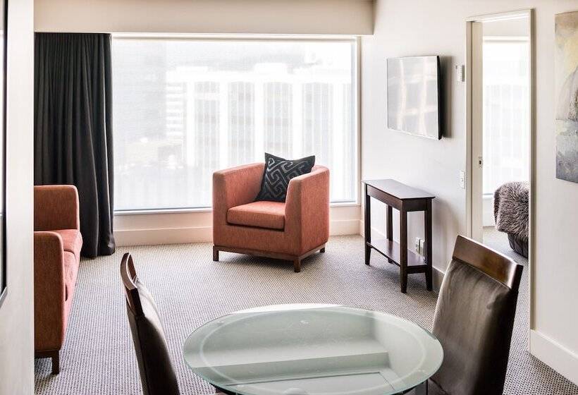 スイート, Bolton