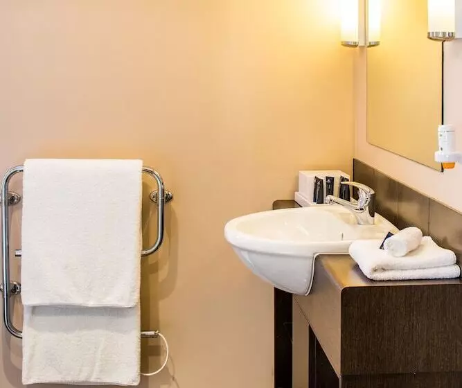 Premium-studio, Bolton