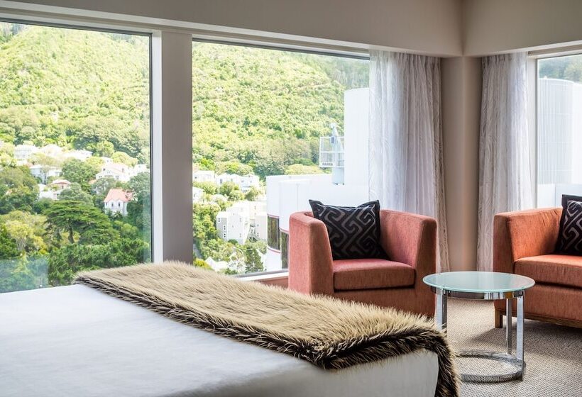 プレミアムスタジオ, Bolton