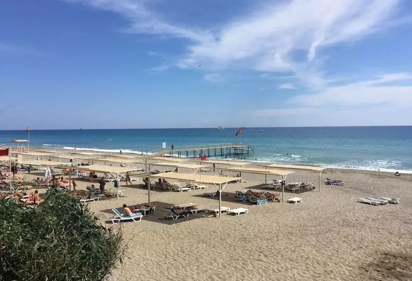 スタンダードトリプルルーム, Club Turtas Beach All Inclusive