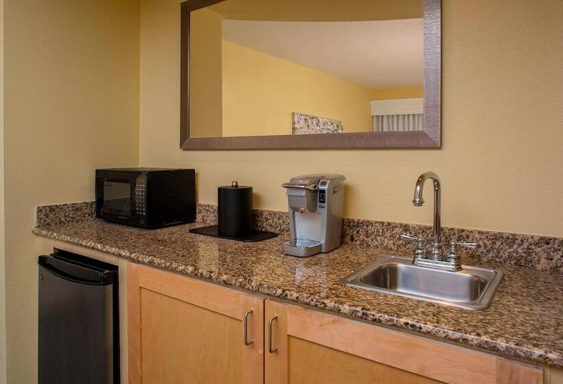 Люкс, Courtyard By Marriott Sandestin At Grand Boulevard