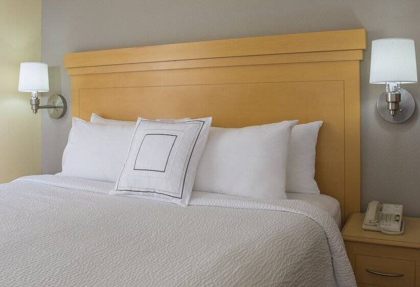 Люкс, Courtyard By Marriott Sandestin At Grand Boulevard