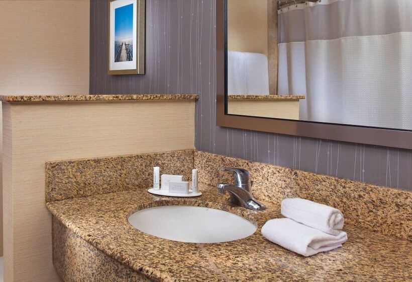 Люкс, Courtyard By Marriott Sandestin At Grand Boulevard