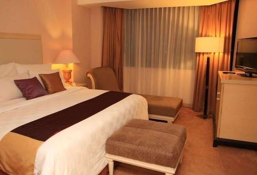 جناح جونيور, Gran Puri Manado