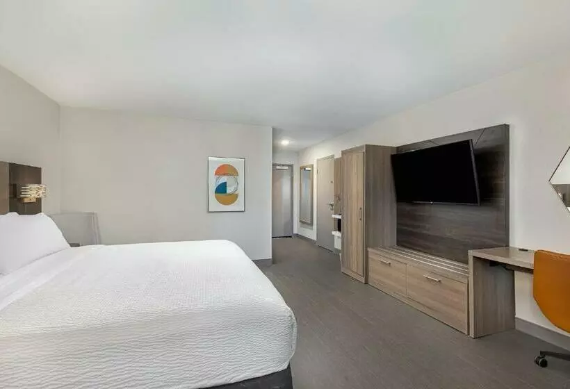 اتاق استاندارد با تخت بزرگ برای معلولان, Holiday Inn Express Atlanta Airport   North By Ihg