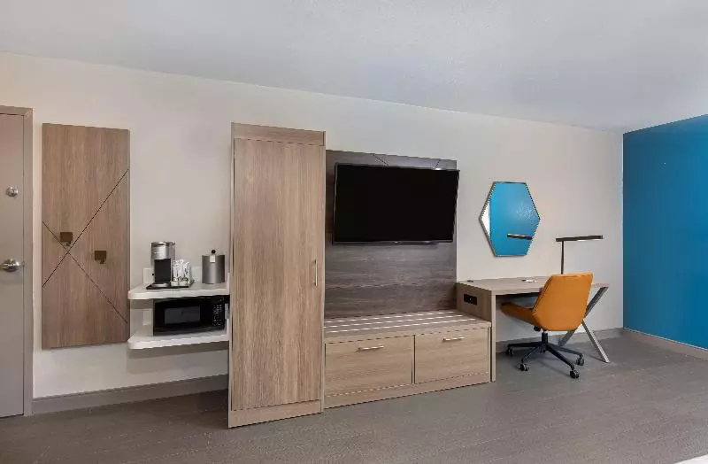 اتاق استاندارد با تخت بزرگ, Holiday Inn Express Atlanta Airport   North By Ihg